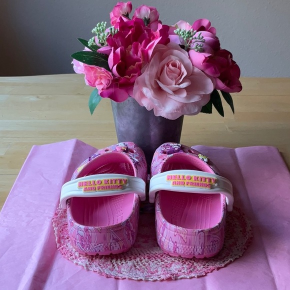 π±ππ± CROCS HELLO KITTY  CLOGS π±ππ± - Picture 10 of 16